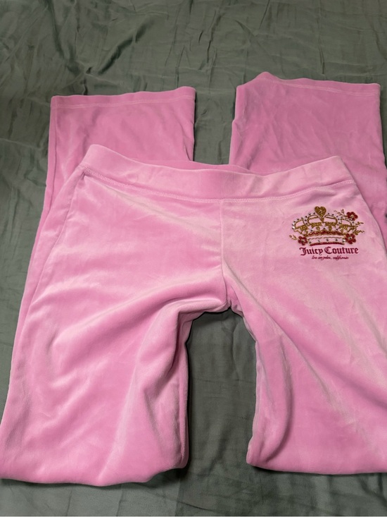Juicy Couture Pants - 💖 Juicy Couture Velour Flare Pants 💖